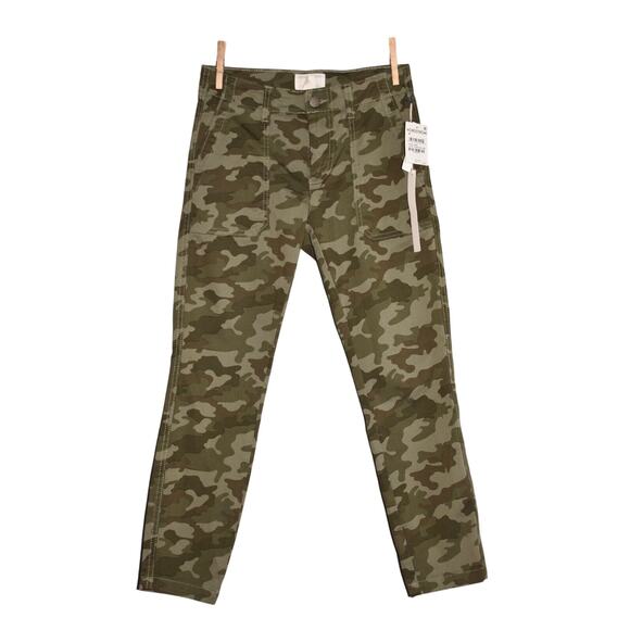 CASLON NEW $79 Crop Utility‎ Pant in Olive Lichen Camo Print Size 0P - Picture 2 of 4